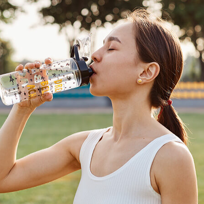 Beneficios de tomar agua